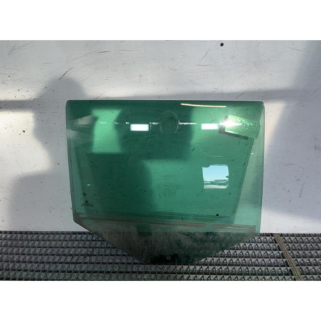 Vitre arriere droit SKODA FABIA 2 Photo n°1
