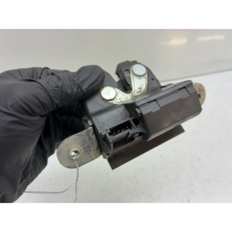 Serrure de coffre OPEL CORSA D