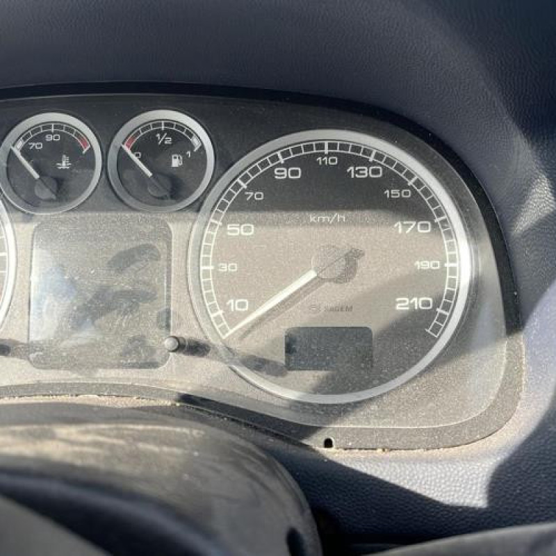 Pretensionneur de ceinture avant droit PEUGEOT 307 Photo n°14