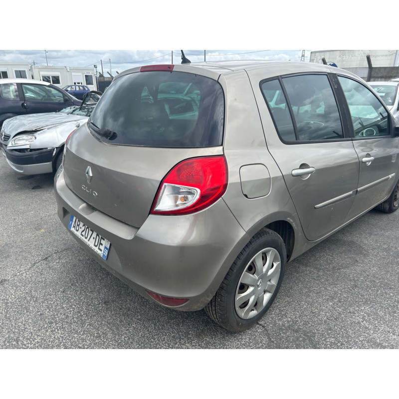 Feu arriere principal gauche (feux) RENAULT CLIO 3 Photo n°12