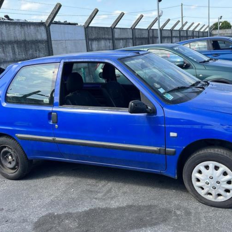 Verin de coffre PEUGEOT 106 Photo n°4