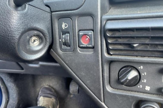 Verin de coffre PEUGEOT 106