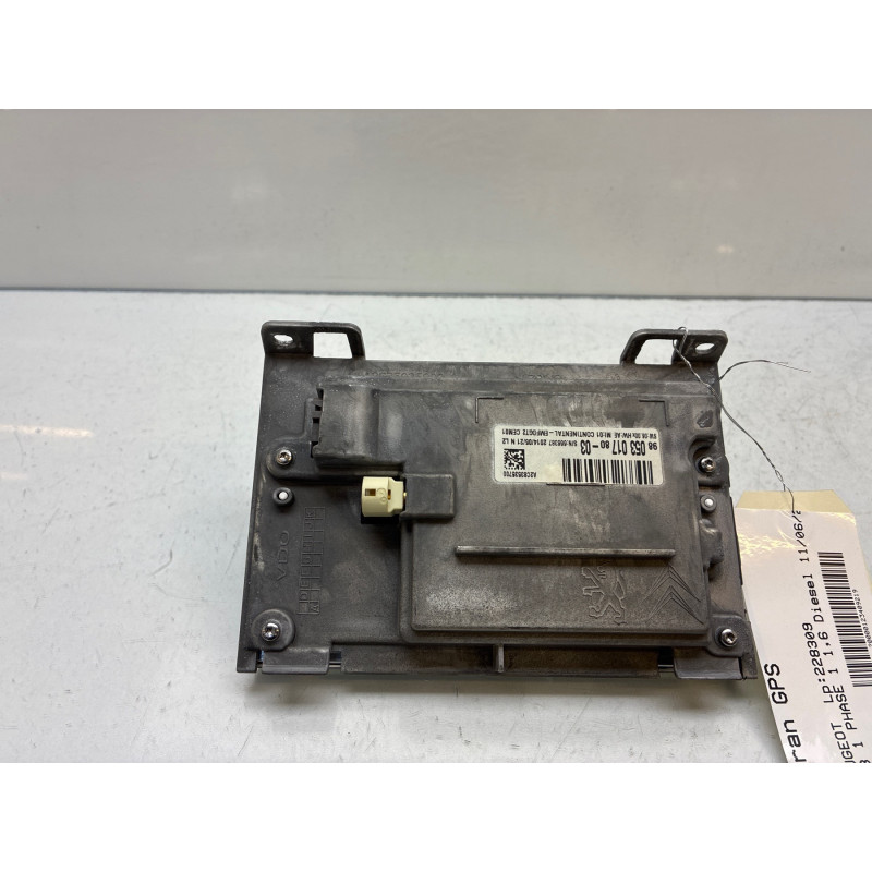 Ecran GPS PEUGEOT 208 1 Photo n°3