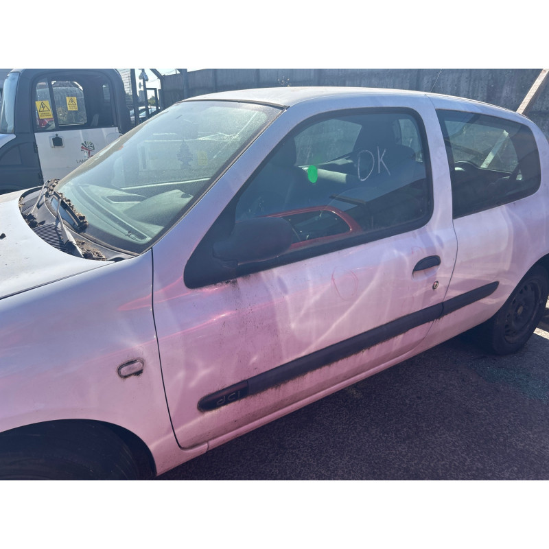 Poignee porte avant gauche RENAULT CLIO 2 Photo n°7