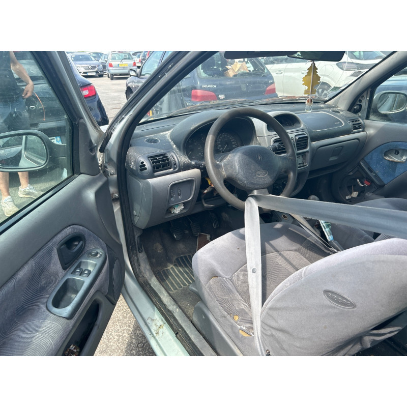 Poignee porte avant droit RENAULT CLIO 2 Photo n°13