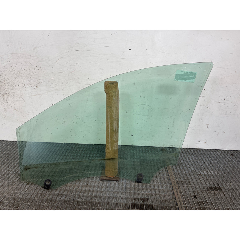 Vitre avant droit RENAULT CLIO 3 Photo n°1