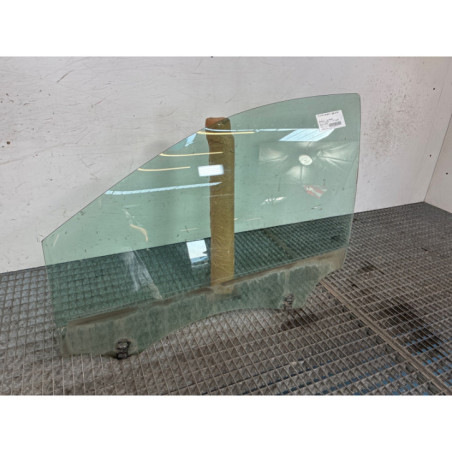 Vitre avant gauche RENAULT CLIO 3