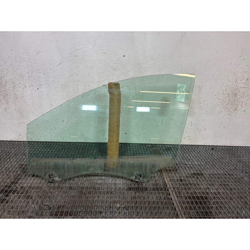 Vitre avant gauche RENAULT CLIO 3 Photo n°2
