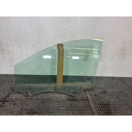 Vitre avant gauche RENAULT CLIO 3