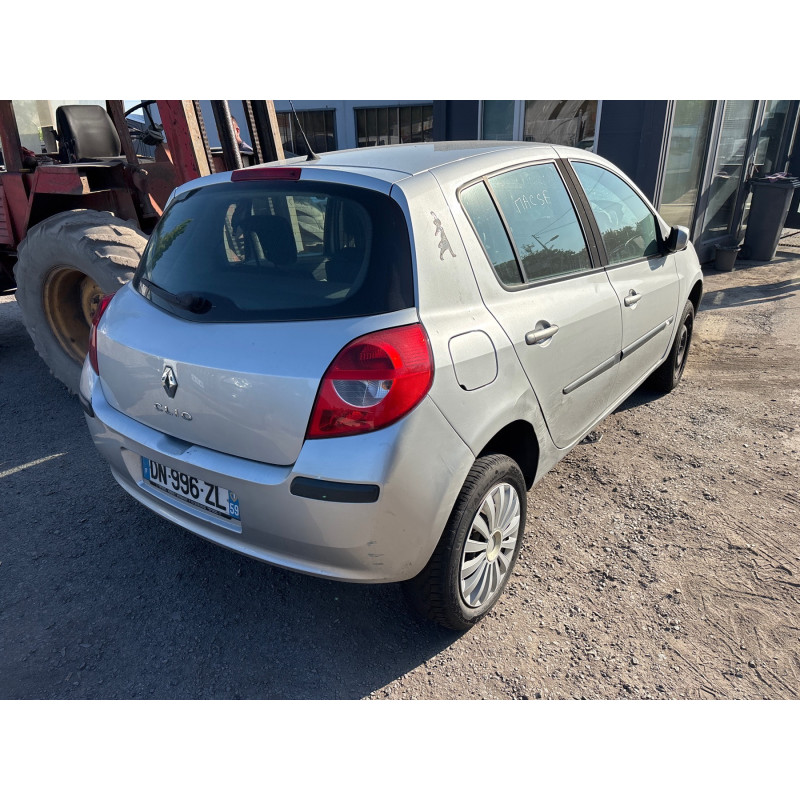 Vitre avant droit RENAULT CLIO 3 Photo n°8
