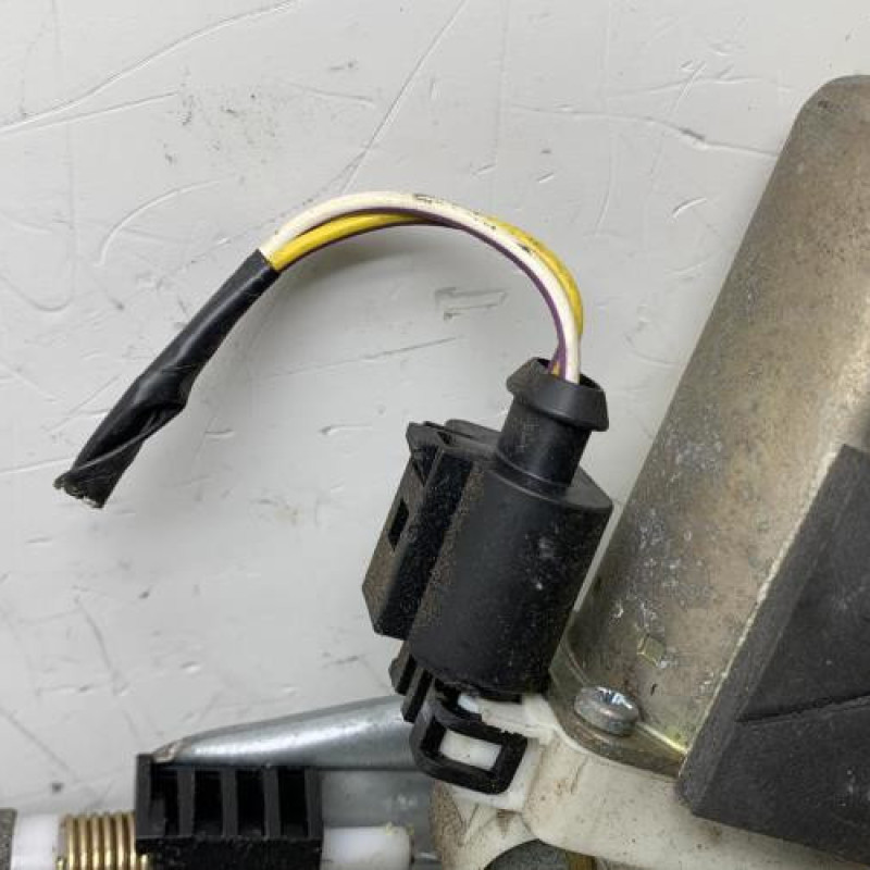 Leve vitre electrique avant droit FORD FOCUS 1 Photo n°3