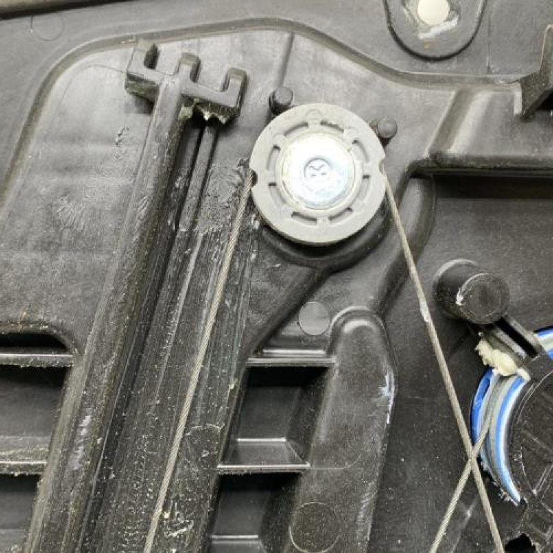 Leve vitre electrique avant gauche KIA XCEED Photo n°9