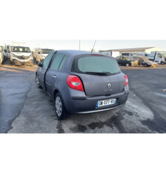 Attache ceinture avant gauche RENAULT CLIO 3