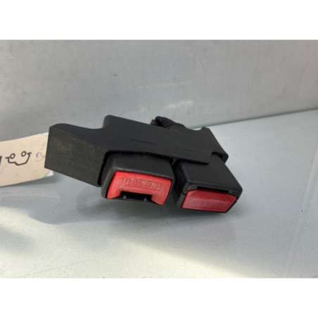 Attache ceinture arriere droit RENAULT CLIO 3