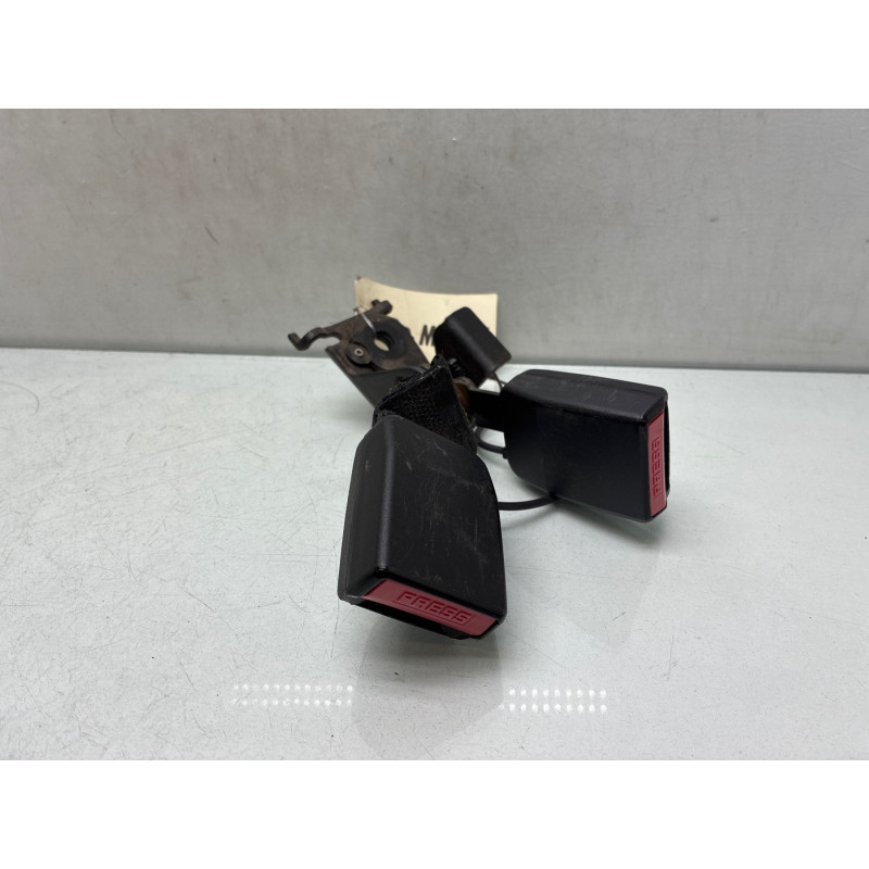 Attache ceinture arriere gauche RENAULT MEGANE 3 Photo n°3