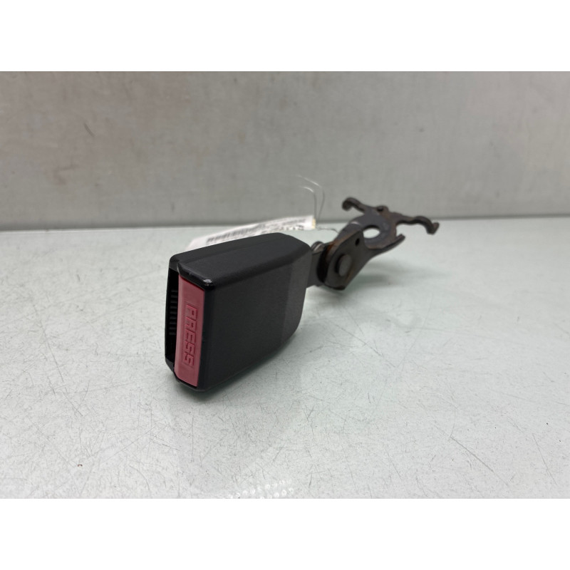 Attache ceinture arriere droit RENAULT MEGANE 3 Photo n°3