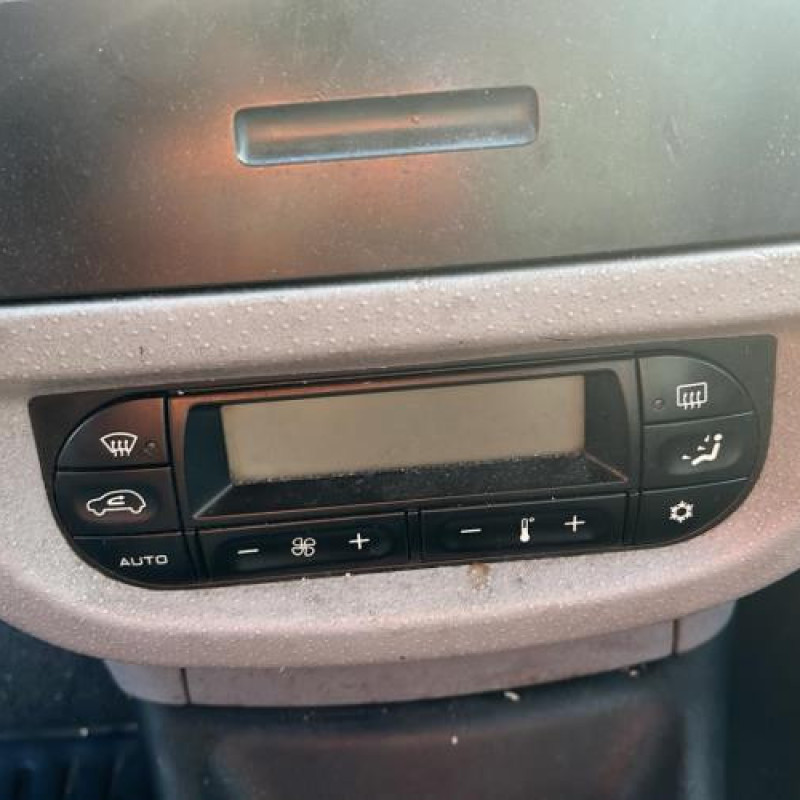 Porte avant droit CITROEN C3 1 Photo n°17