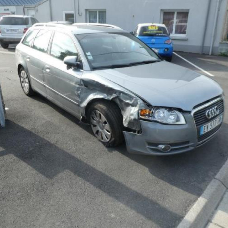 Feu arriere secondaire gauche (feux) AUDI A4 2 Photo n°5