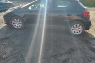 Pretensionneur de ceinture avant droit PEUGEOT 207