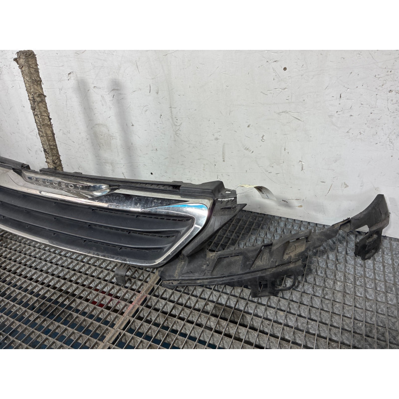 Calandre PEUGEOT 308 2 Photo n°4