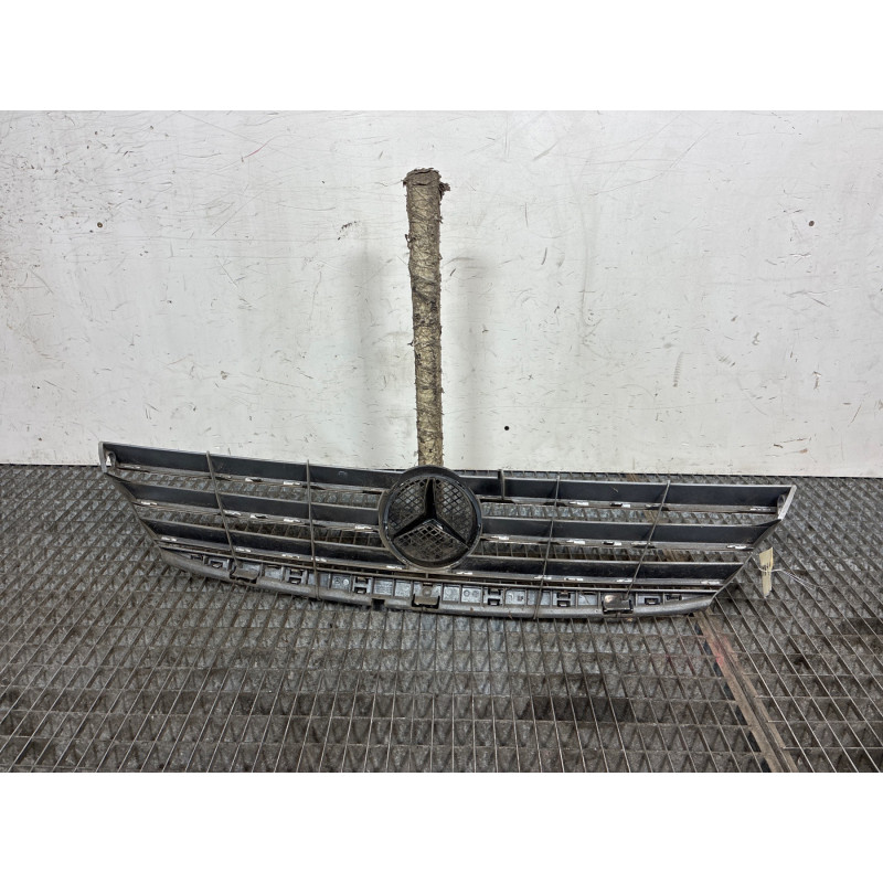 Calandre MERCEDES CLASSE A 169 Photo n°4
