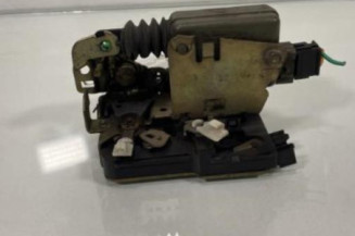 Serrure avant droit RENAULT R19