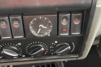 Serrure avant droit RENAULT R19