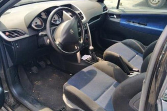 Pretensionneur de ceinture avant droit PEUGEOT 207