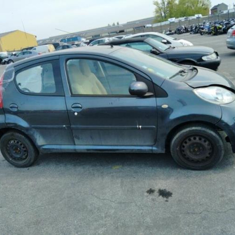 Pretensionneur de ceinture avant gauche PEUGEOT 107 Photo n°5