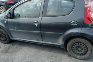 Pretensionneur de ceinture avant gauche PEUGEOT 107