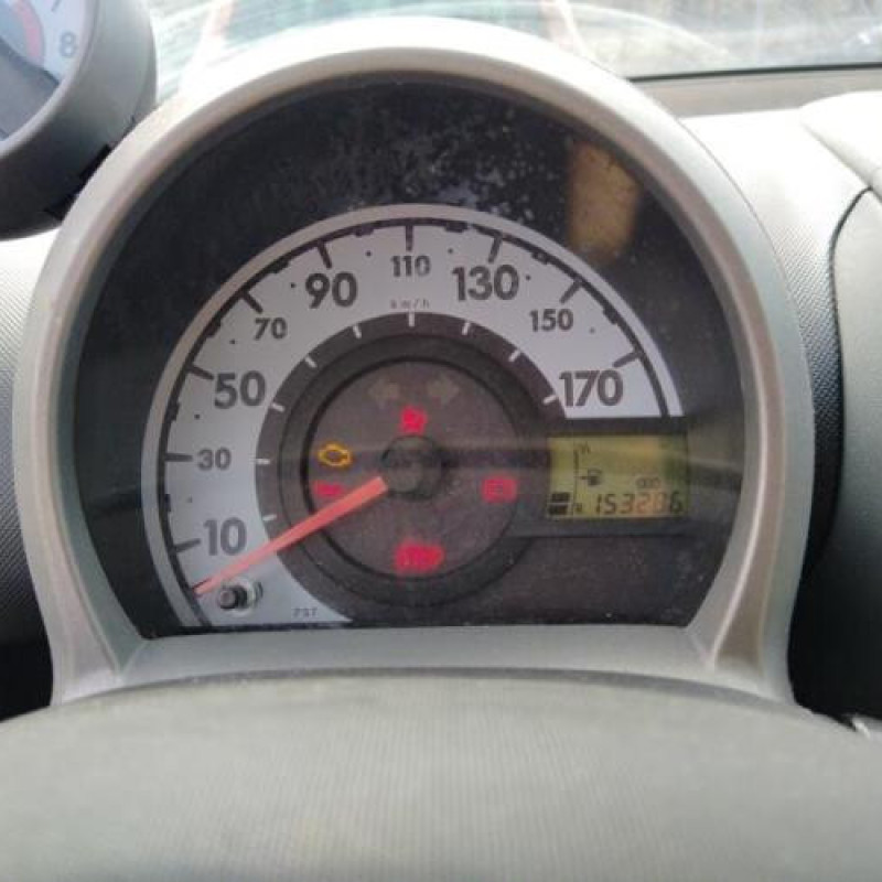 Pretensionneur de ceinture avant gauche PEUGEOT 107 Photo n°10