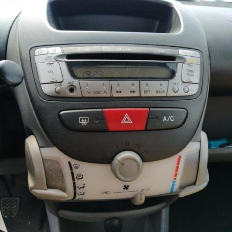 Pretensionneur de ceinture avant gauche PEUGEOT 107 Photo n°11
