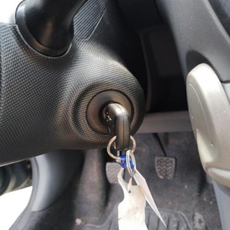 Pretensionneur de ceinture avant gauche PEUGEOT 107 Photo n°13