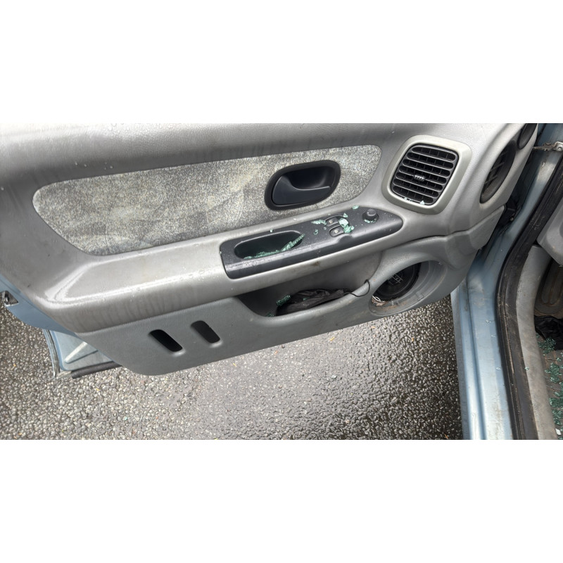 Moteur essuie glace avant RENAULT LAGUNA 1 Photo n°16