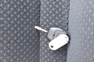 Serrure avant gauche FORD MONDEO 2