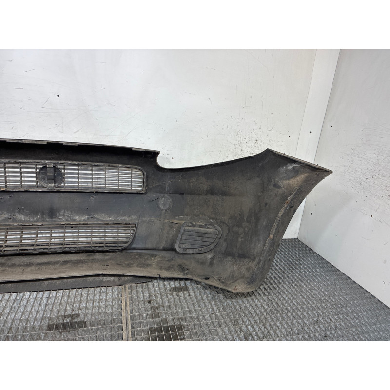 Pare choc avant FIAT GRANDE PUNTO Photo n°1