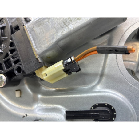 Leve vitre electrique avant gauche HYUNDAI I 30 1 Photo n°1