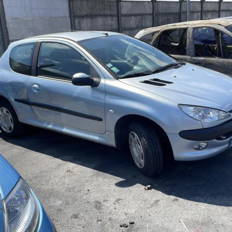 Pretensionneur de ceinture avant droit PEUGEOT 206 Photo n°5