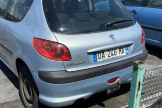 Pretensionneur de ceinture avant droit PEUGEOT 206