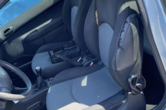 Pretensionneur de ceinture avant droit PEUGEOT 206