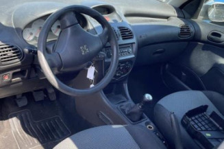 Pretensionneur de ceinture avant droit PEUGEOT 206