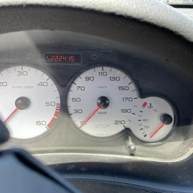 Pretensionneur de ceinture avant droit PEUGEOT 206 Photo n°12