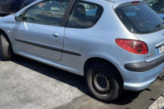 Pretensionneur de ceinture avant gauche PEUGEOT 206