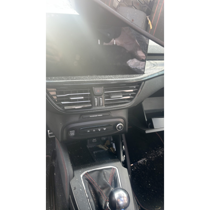 Ecran GPS FORD FOCUS 4 Photo n°8