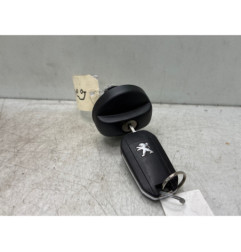 Bouchon de carburant PEUGEOT 2008 1