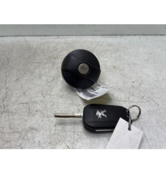 Bouchon de carburant PEUGEOT 2008 1