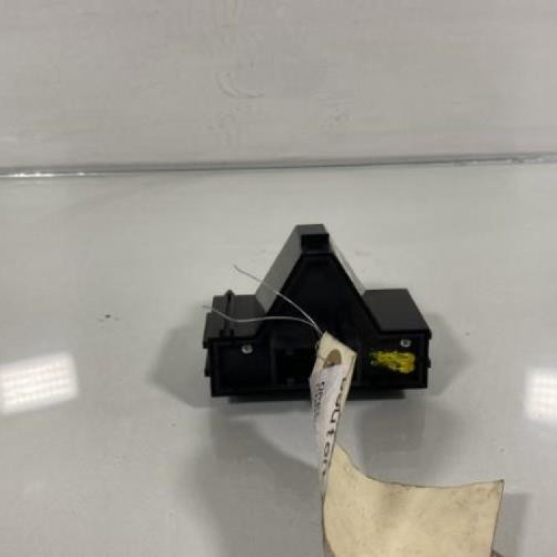 Bouton de warning OPEL CORSA D Photo n°3