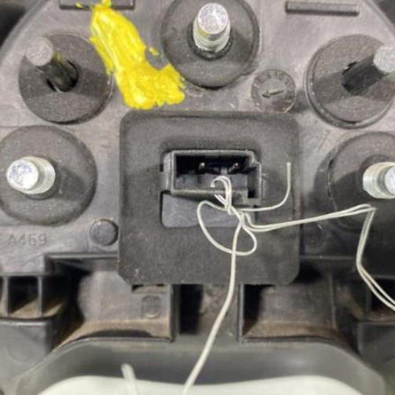 Bouton de coffre OPEL CORSA F Photo n°3