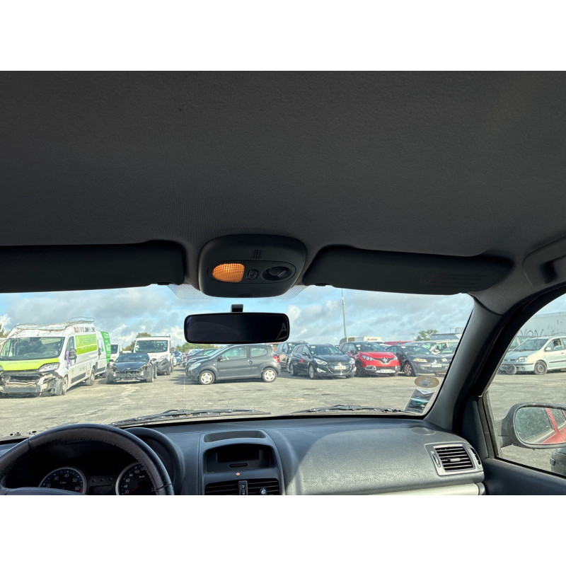 RENAULT CLIO 2 PHASE 2 1.2i - 16V Photo n°11