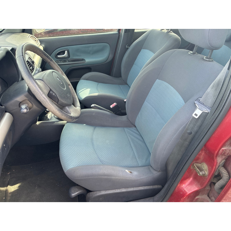 RENAULT CLIO 2 PHASE 2 1.2i - 16V Photo n°12
